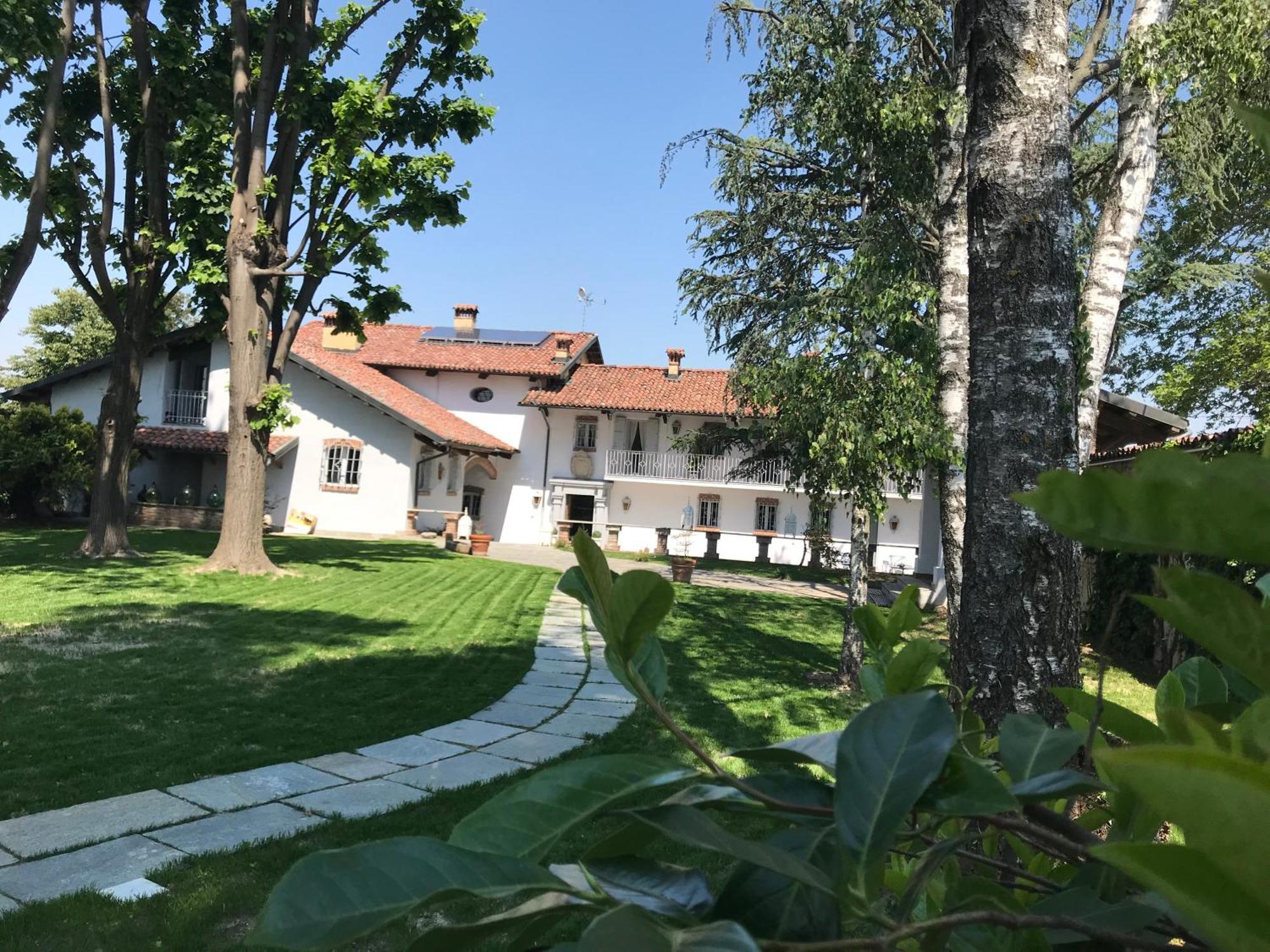 Antica Villa Cuneo- Guest House - "B&B E Non Un Hotel A Cuneo" Exterior foto